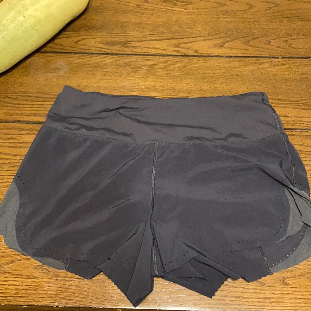 Smooth stride shorts